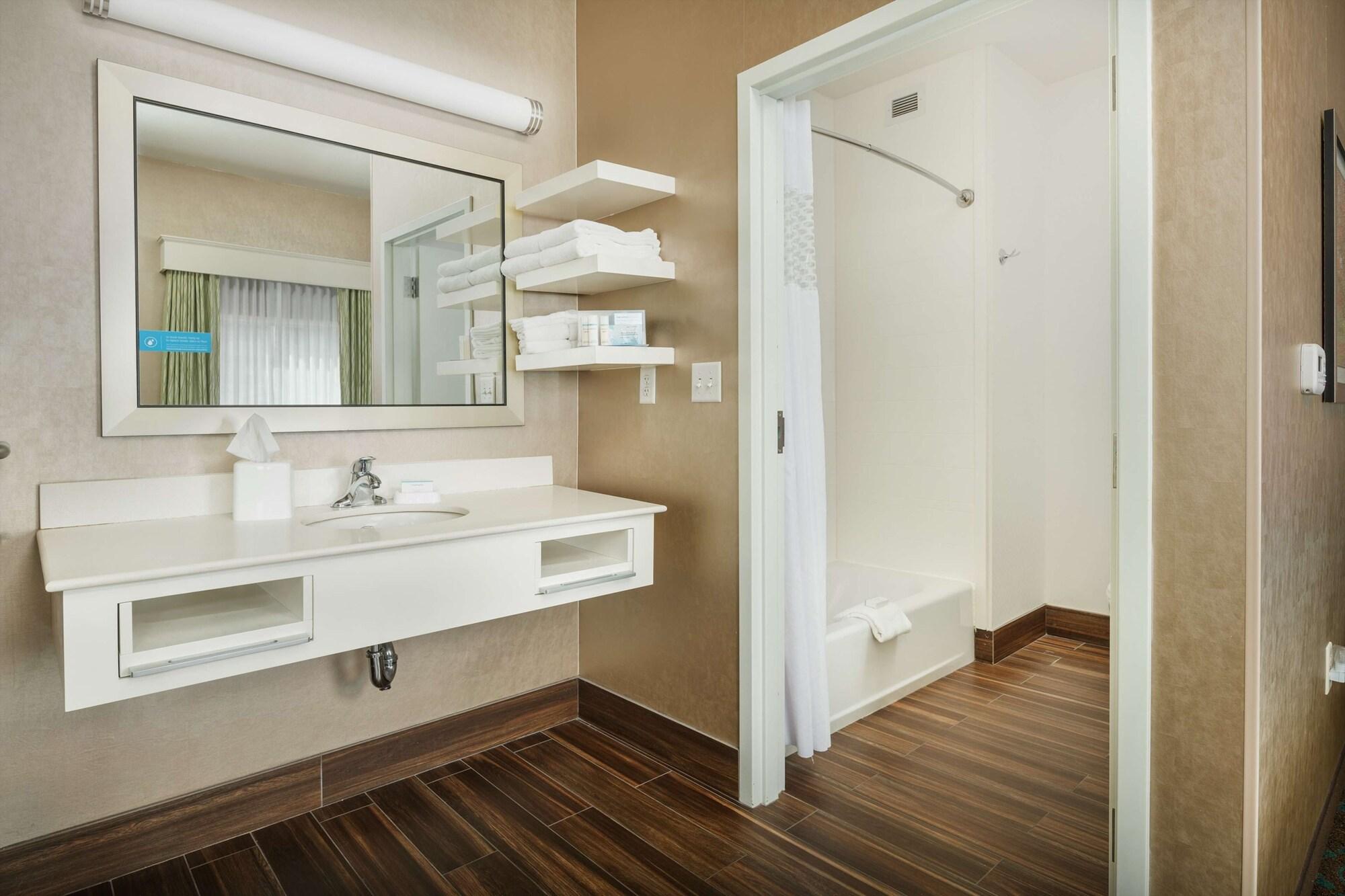 Hampton Inn & Suites Portland/Hillsboro-Evergreen Park Eksteriør billede