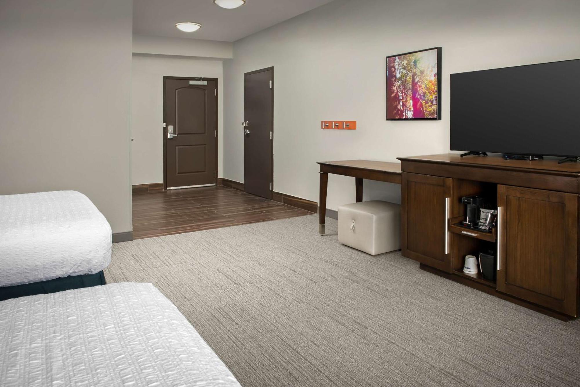 Hampton Inn & Suites Portland/Hillsboro-Evergreen Park Eksteriør billede