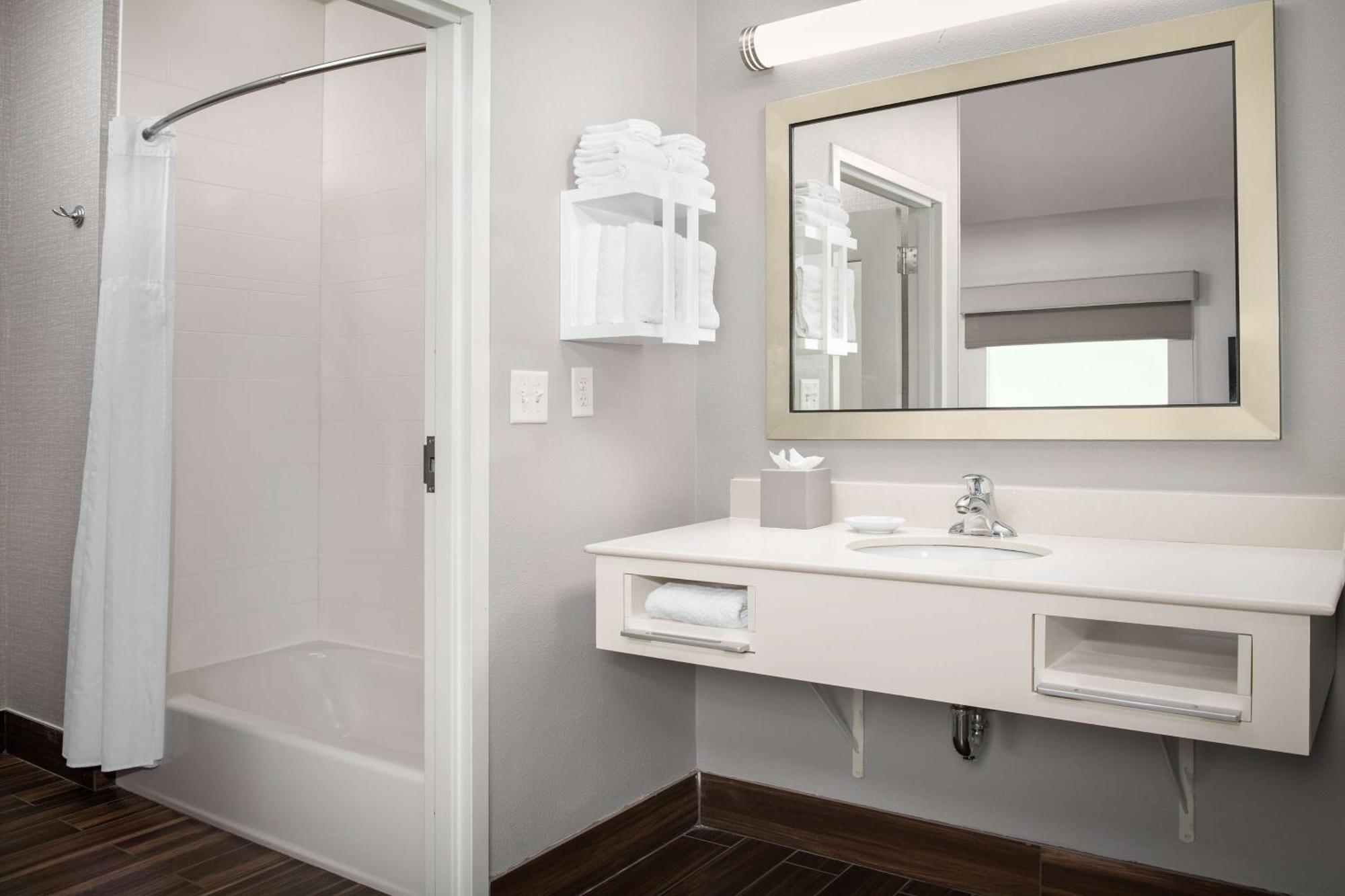 Hampton Inn & Suites Portland/Hillsboro-Evergreen Park Eksteriør billede