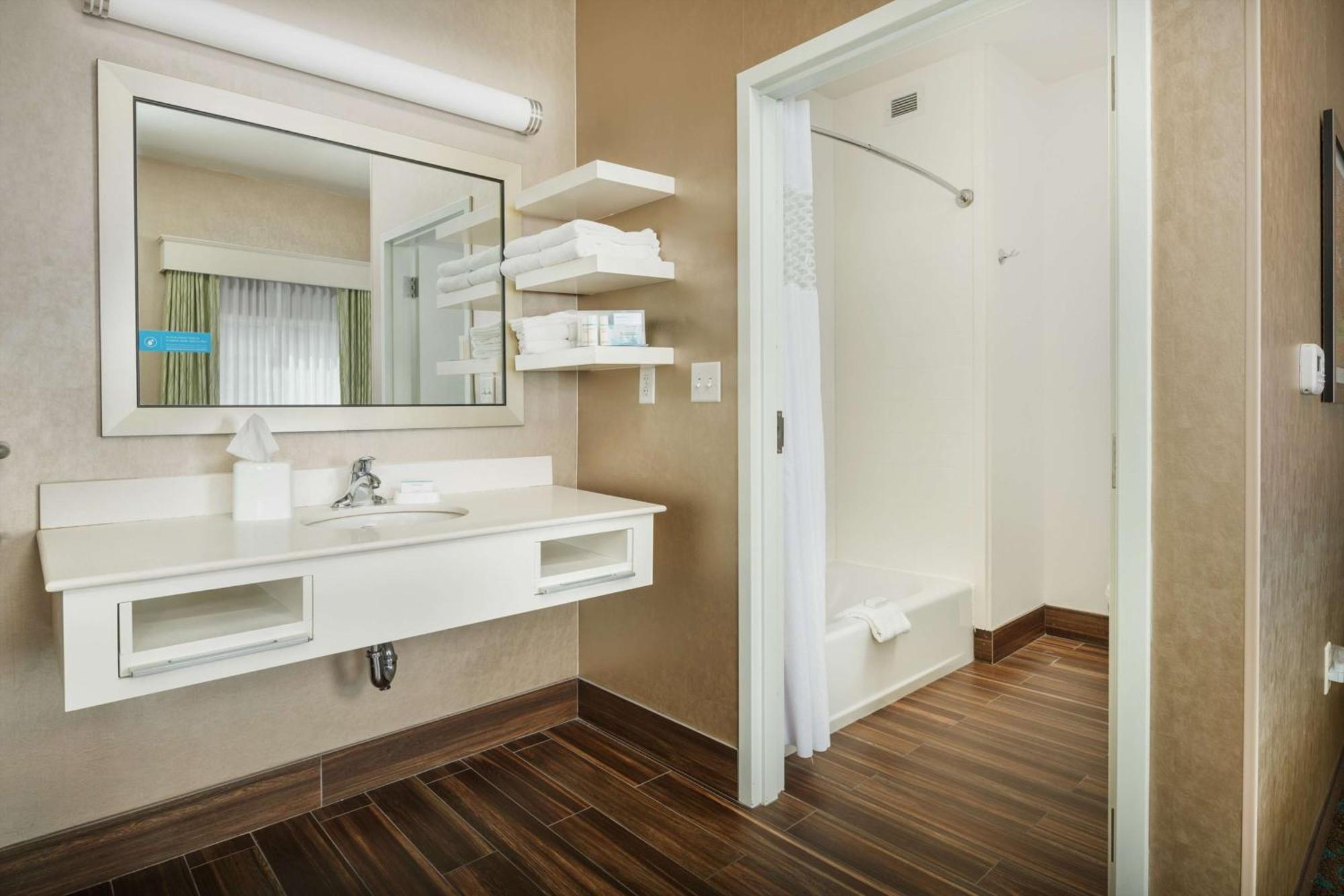 Hampton Inn & Suites Portland/Hillsboro-Evergreen Park Eksteriør billede
