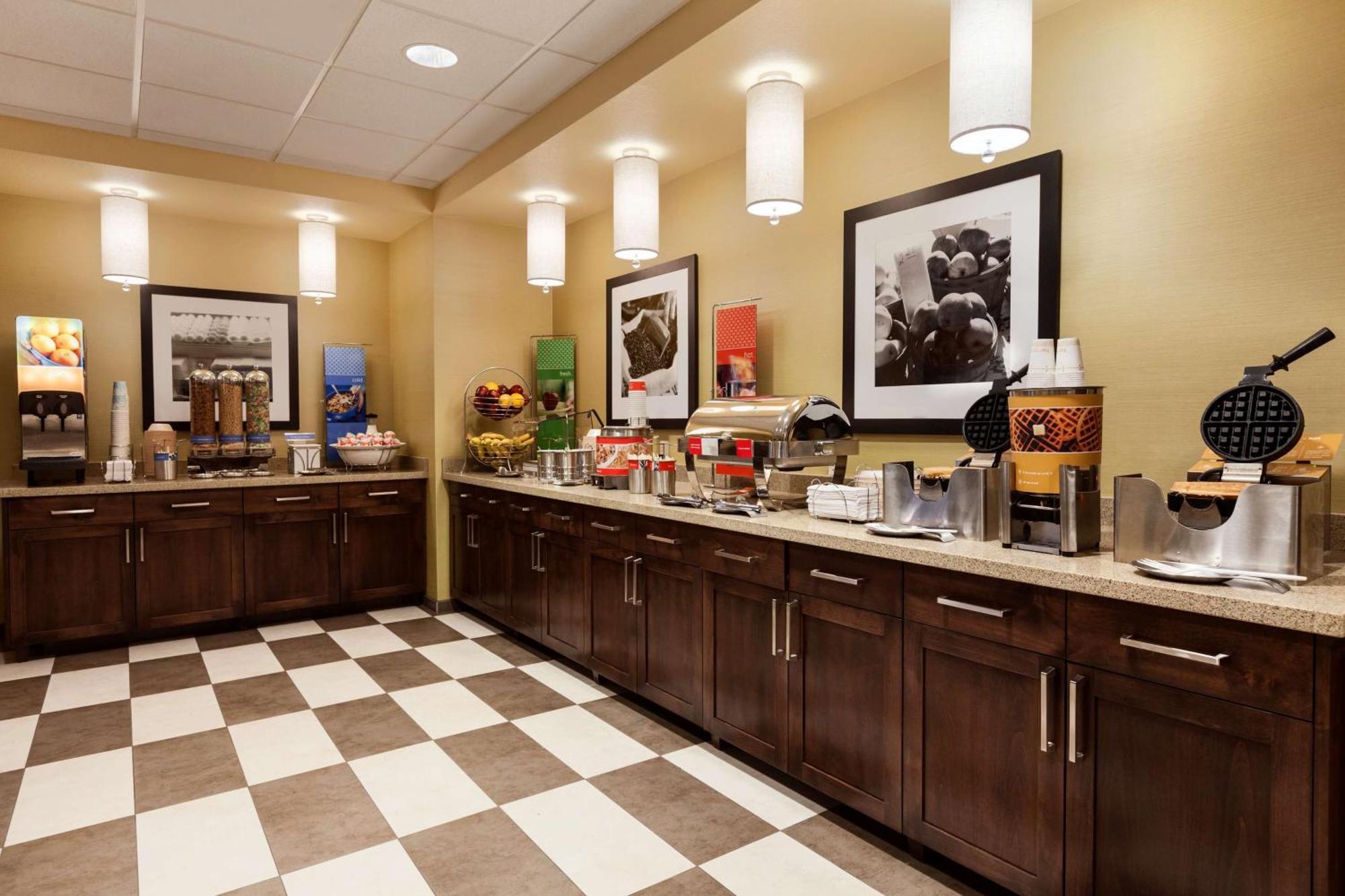 Hampton Inn & Suites Portland/Hillsboro-Evergreen Park Eksteriør billede
